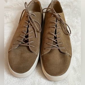 Pegabo Men’s Suede Sneakers